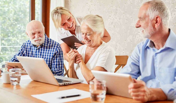 Fotka - Digitálni seniori - Pozvánka na podujatie ,,Deň seniorov v Košiciach''